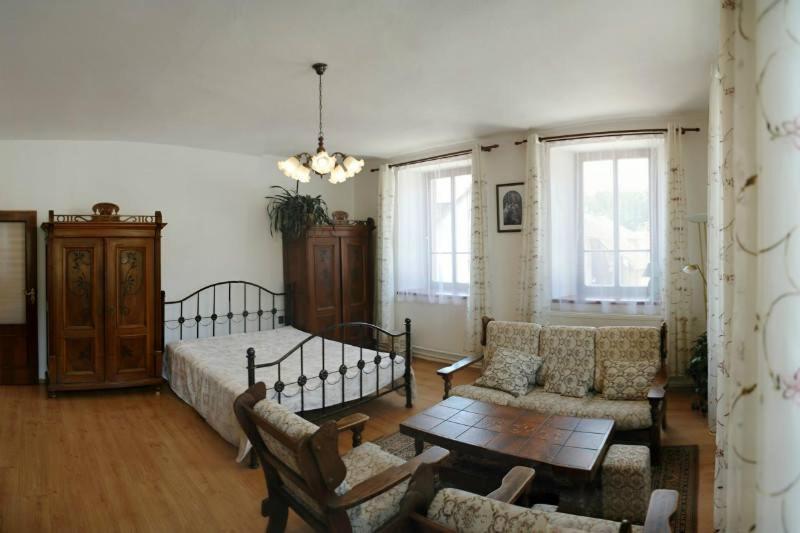 Penzion Holland Hotel Litomysl Bagian luar foto